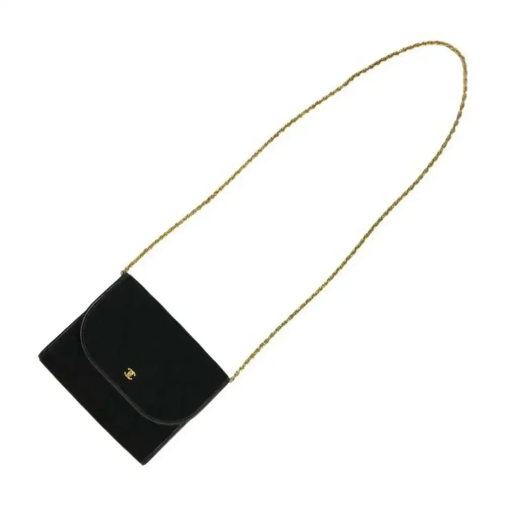 CHANEL Black Shoulder Bag
